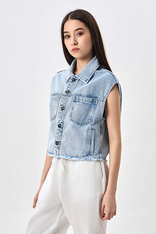 Женская жилетка